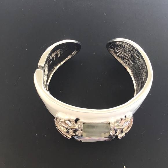Kenneth Jay Lane White Enamel Art Deco Cuff hinged bracelet with clear crystals - Picture 3 of 10